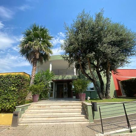 Hotel Zeffiro Sabaudia Exterior photo