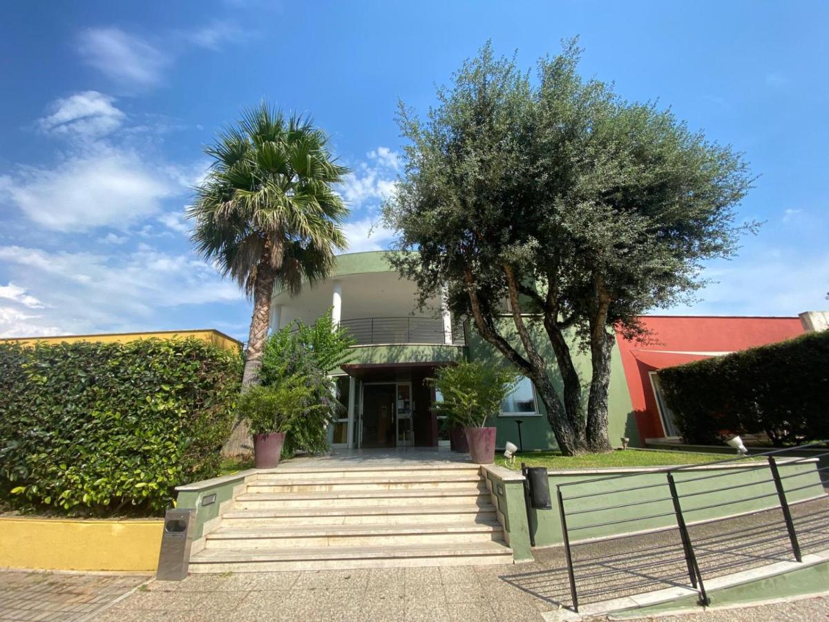 Hotel Zeffiro Sabaudia Exterior photo